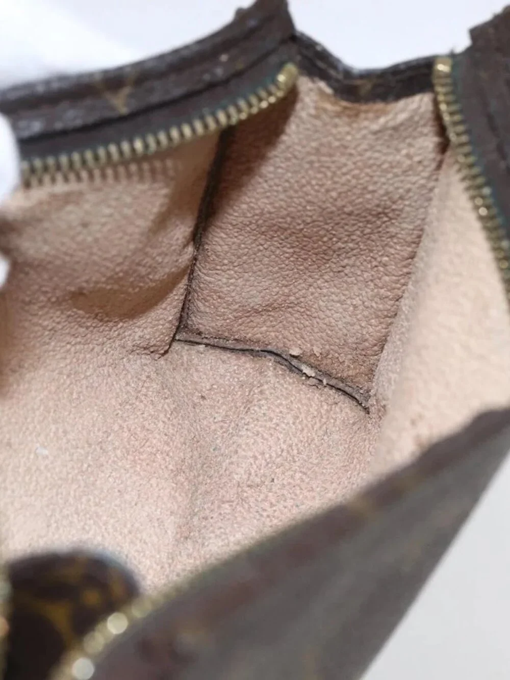 LOUIS VUITTON Monogram Poche Toilette 15 Pouch M47546 LV Auth fm5107